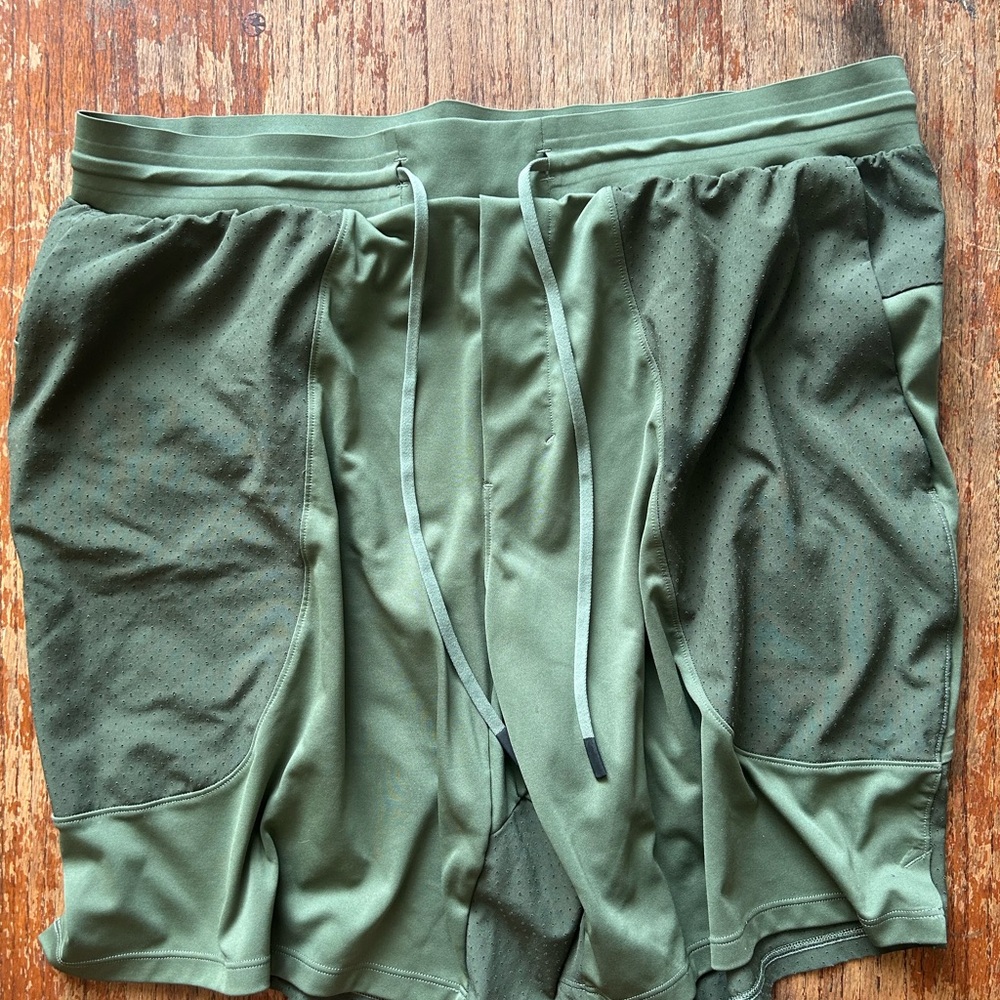Men's Green Lululemon shorts XL
